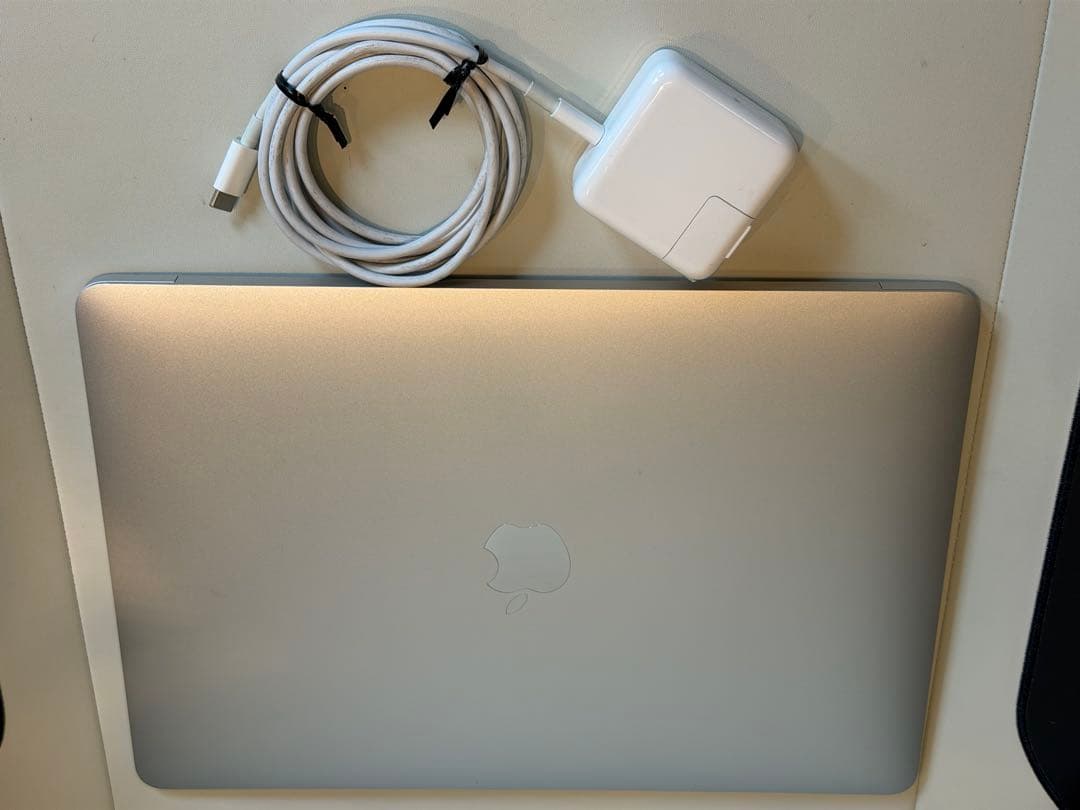 Apple MacBook Air (M1, 2020) シルバーUS