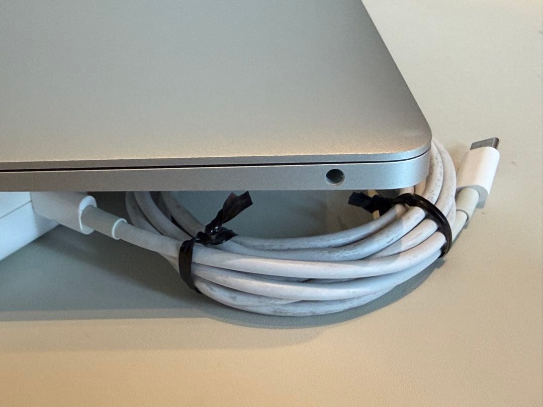 Apple MacBook Air (M1, 2020) シルバーUS