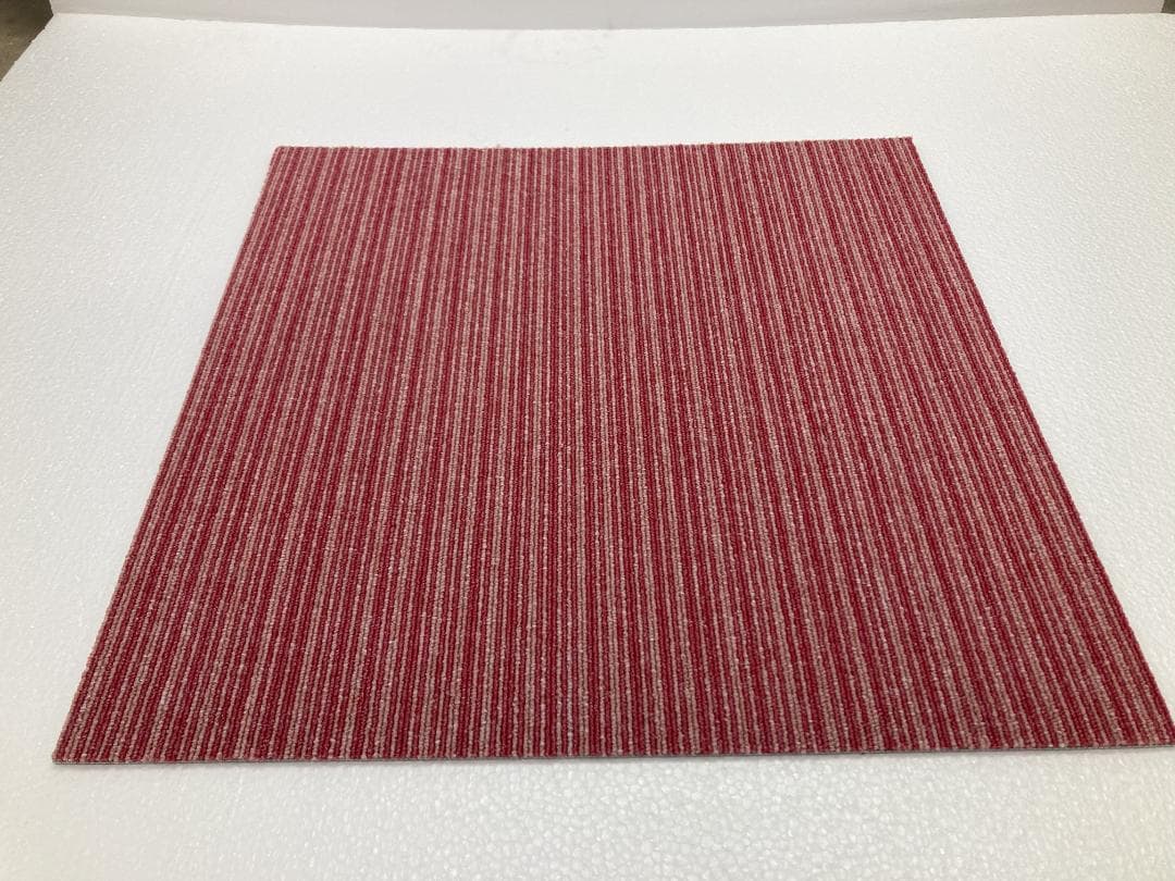 コビトカバ　タイルカーペット　３６枚　新品・未使用　国内メーカー