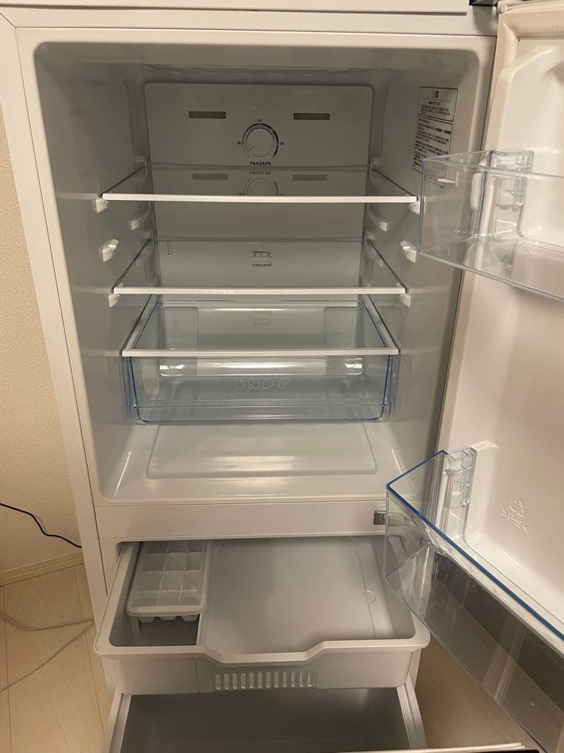 【送料込み】一人暮らし　小型　冷蔵庫135L＊やや美品＊