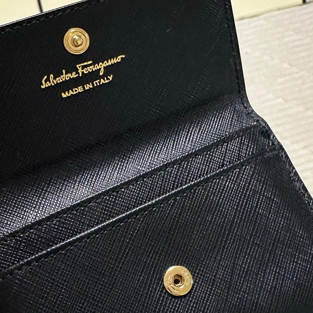 フェラガモ　名刺ケース