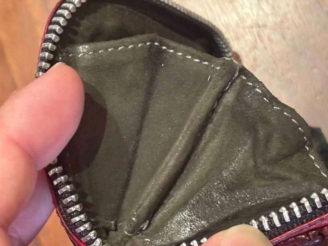 クロムハーツ　ケース　ノベルティ　赤