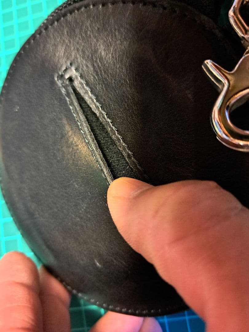 目玉　義眼　革　ケース　小物ポーチ