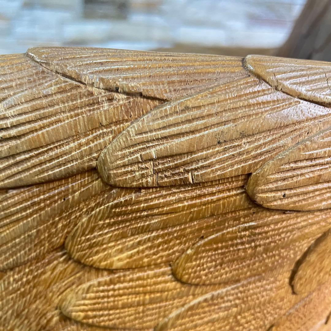 ꧁ヴィンテージ家具꧂ワシと少年の木彫りアームチェア 無垢 アンティーク 椅子