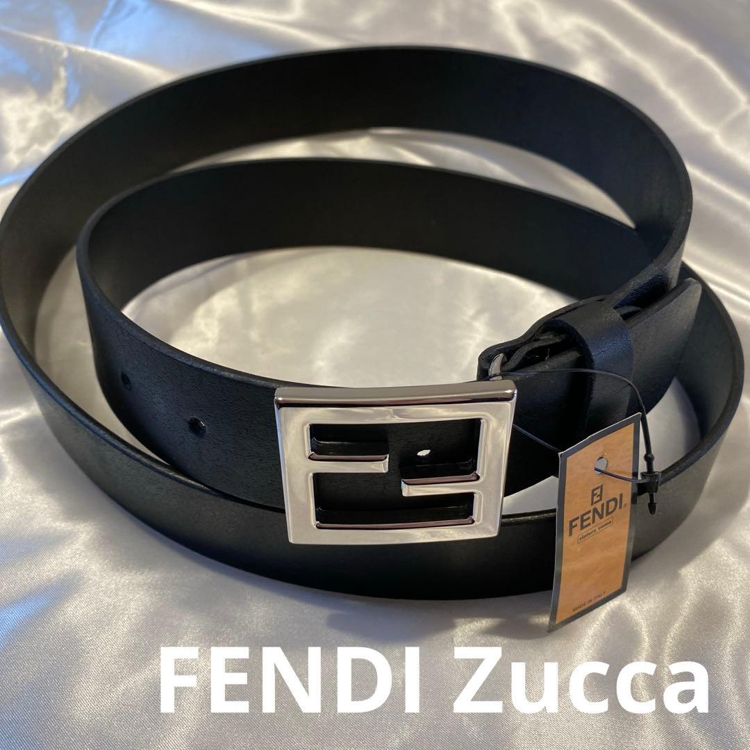 極美品FENDI イタリア製ブラックレザーロゴベルト　ズッカ柄　Zucca
