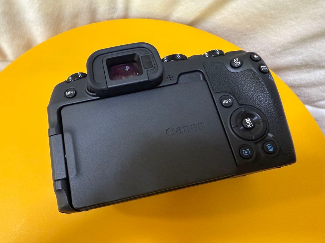 美品Canon EOS RP フルサイズミラーレス一眼