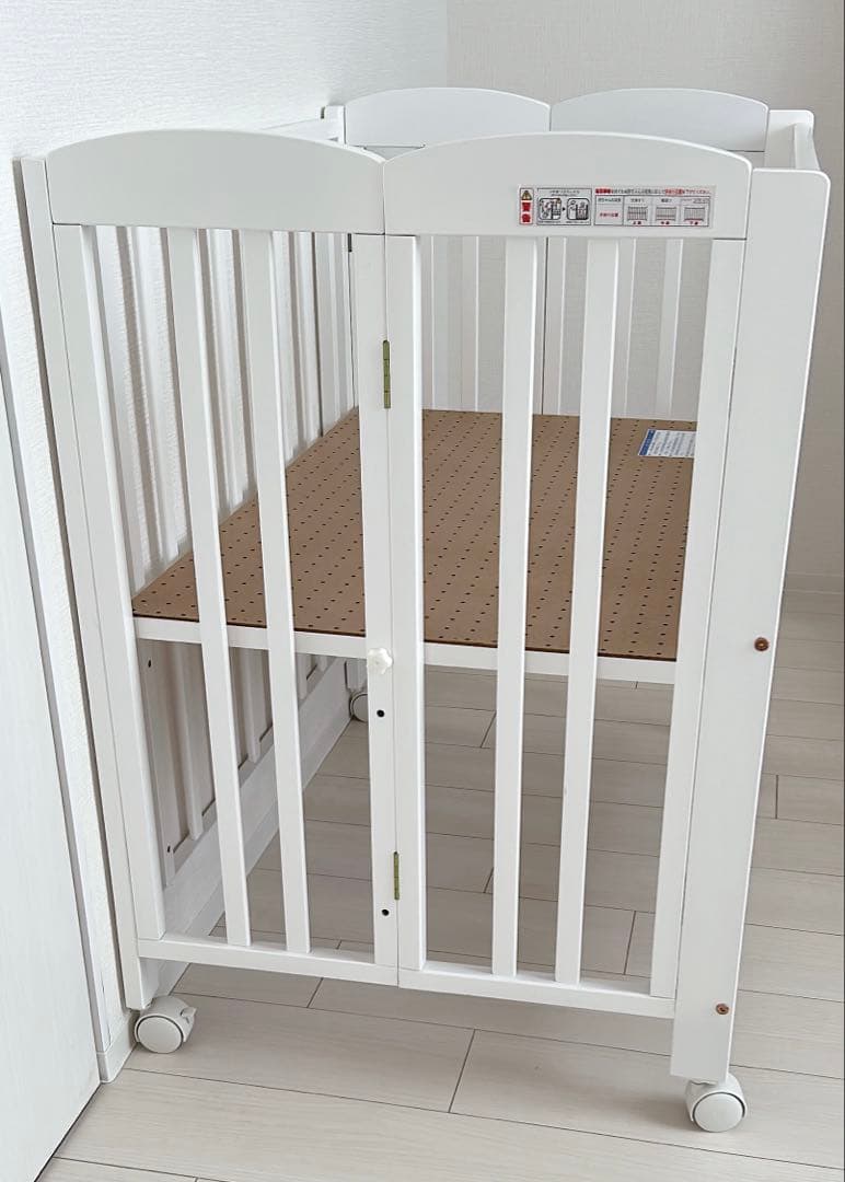 【最終値下げ】カトージ　ミニベビーベッド　折りたたみ　ホワイト