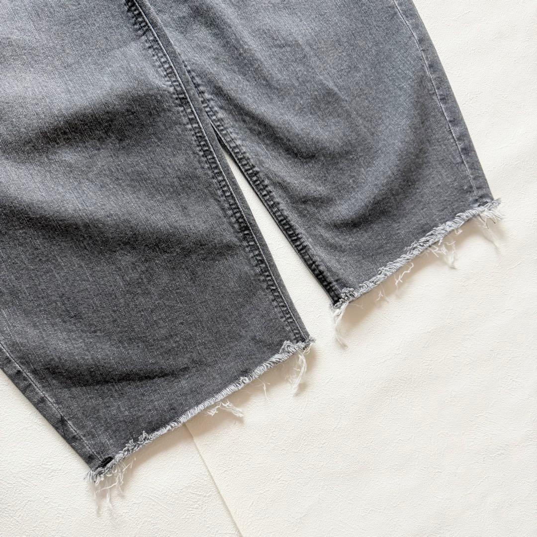 美品　YANUK　ヤヌーク　カーブテーパード LAURA　CUG　グレー　25