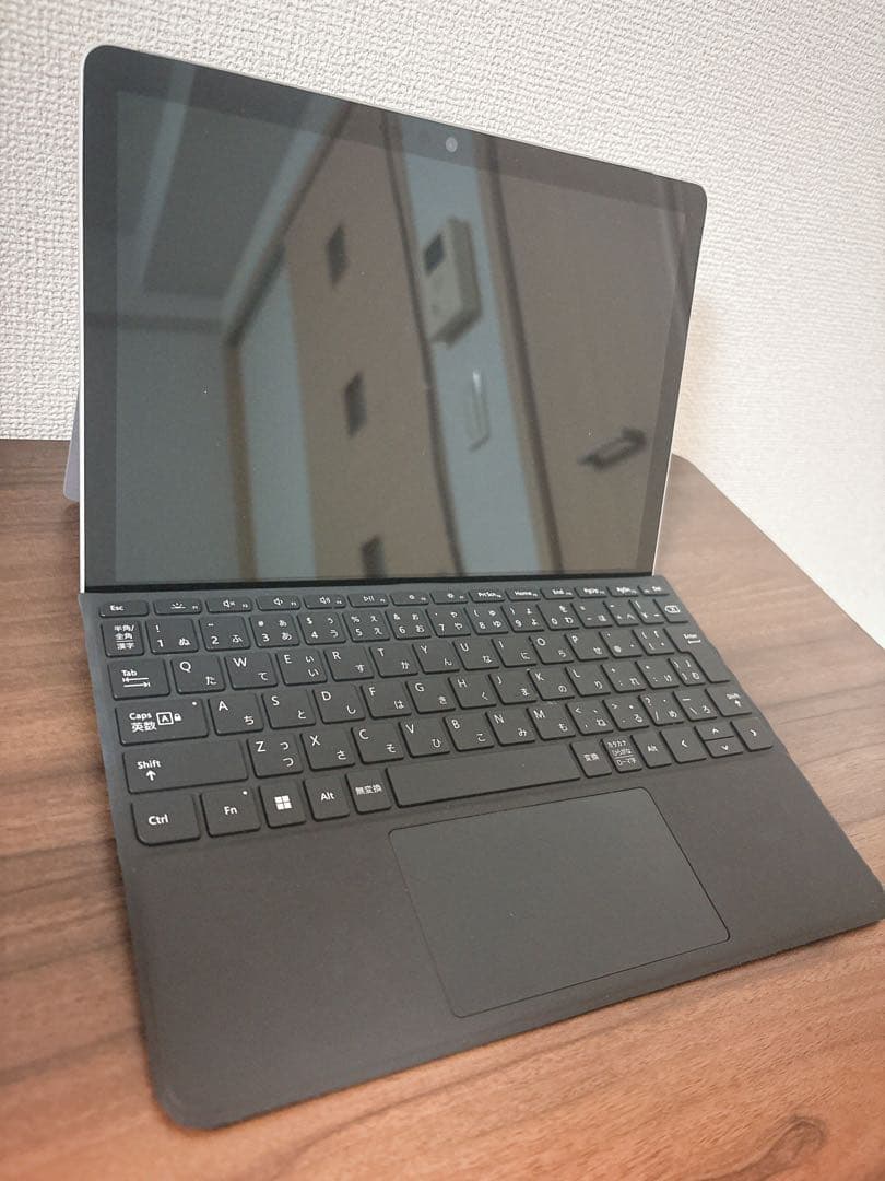 Surface GO2 キーボード付き（2in1 タブレットPC）