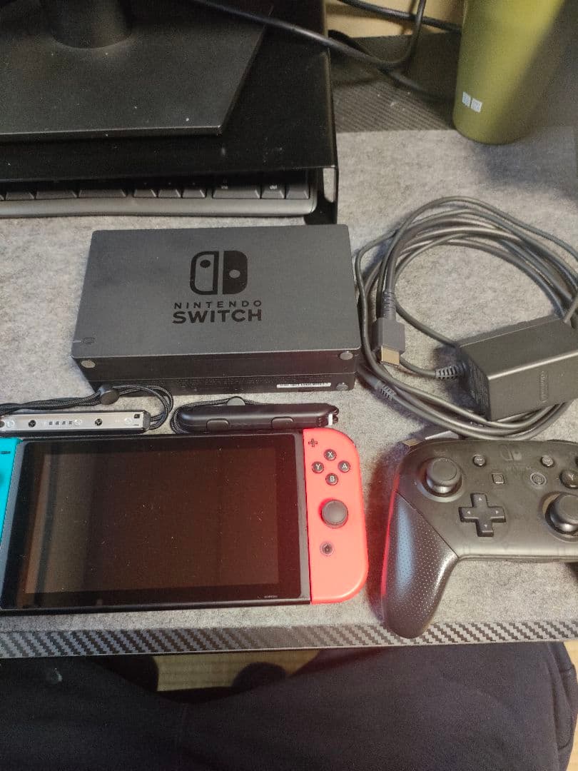 任天堂Switch　本体+コントローラ