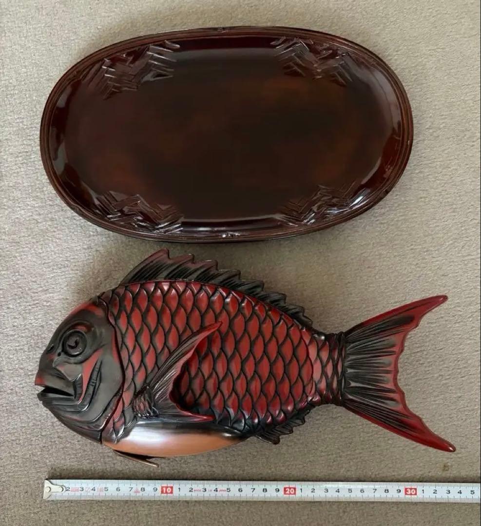 漆塗り　木彫り・鯛の菓子鉢　盆付き　アンティーク　未使用品