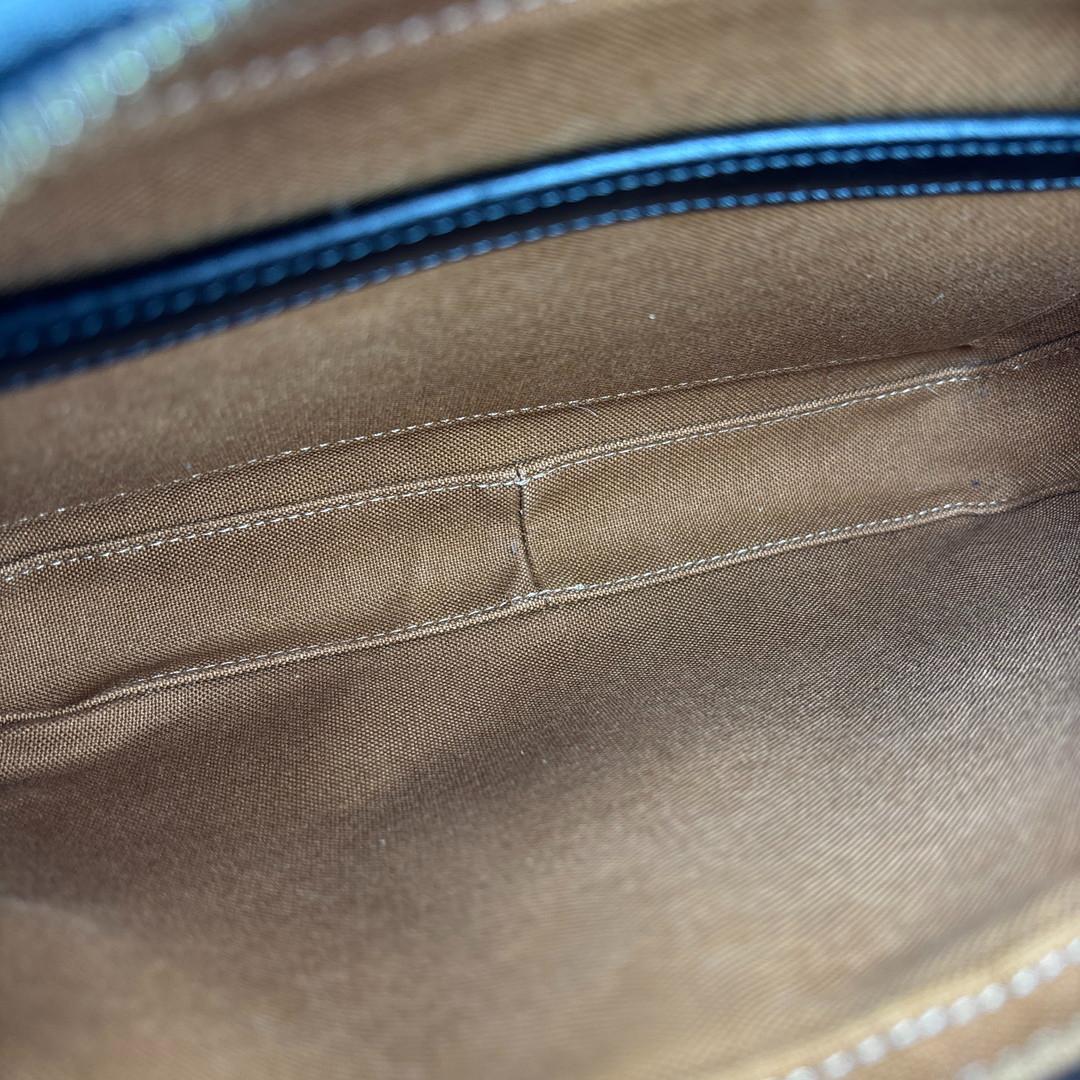 新品同様 セリーヌ トリオンフ レザー ミディアム メッセンジャーバッグ メンズ