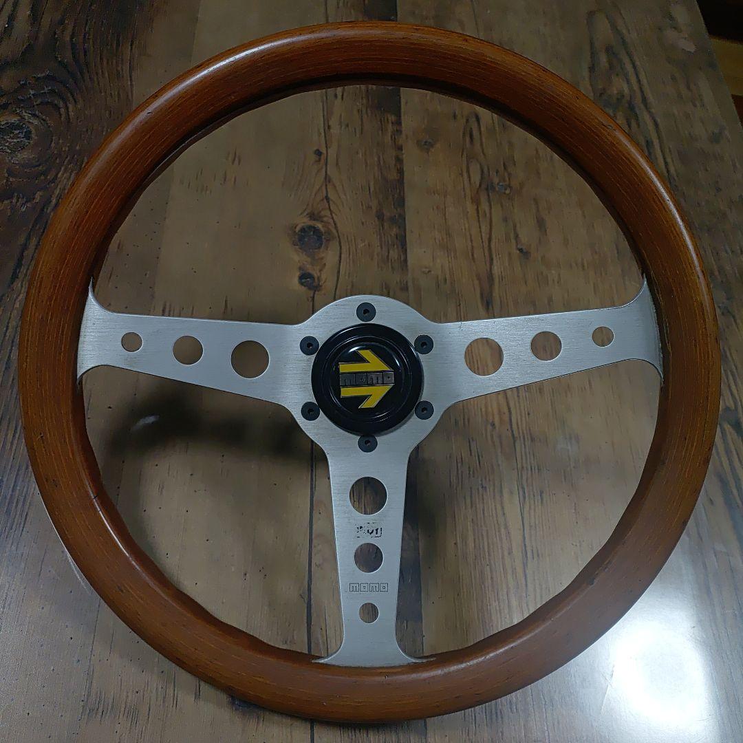 MOMOビンテージハンドル ウッドステアリング INDY ホーンボタン ボス付き