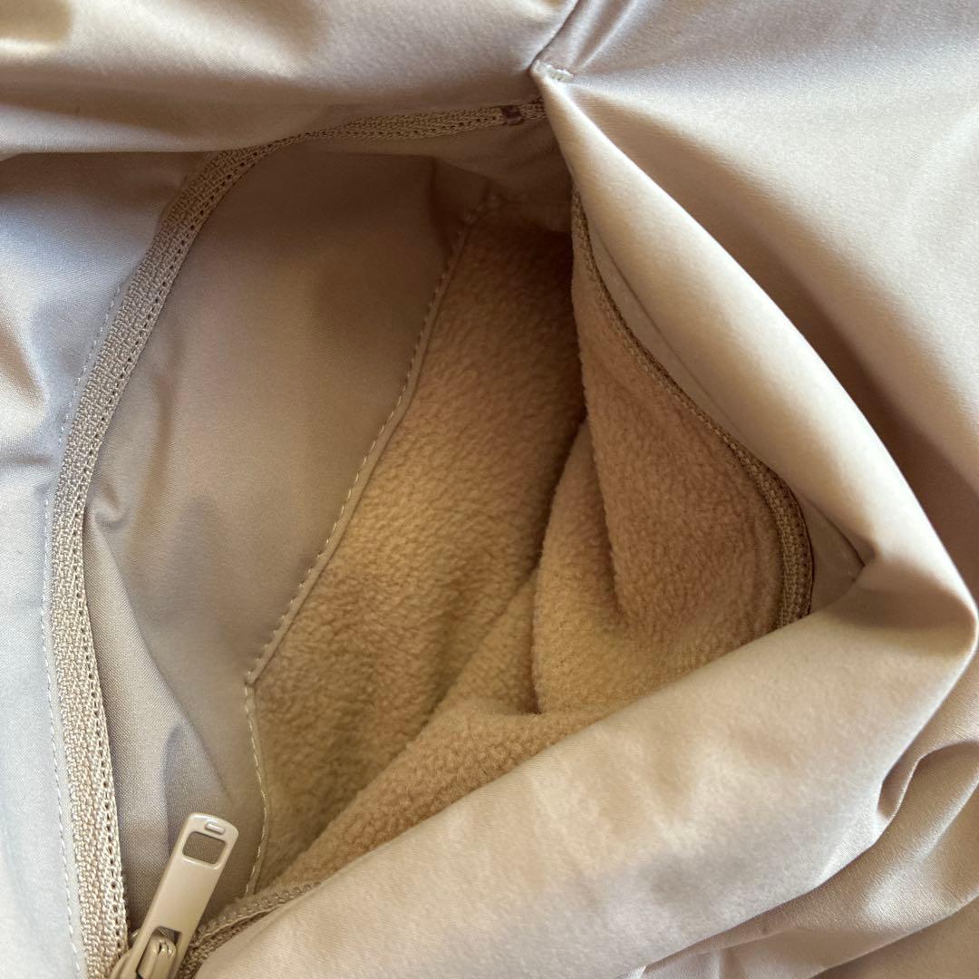 ユニクロ　シームレスダウンパーカ　ベージュ　美品