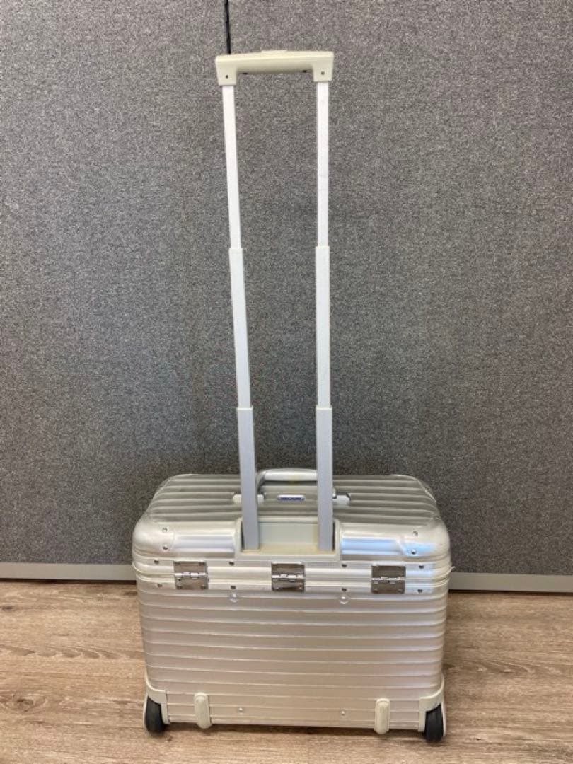リモワ　シルバー アルミ キャリーカート 中型