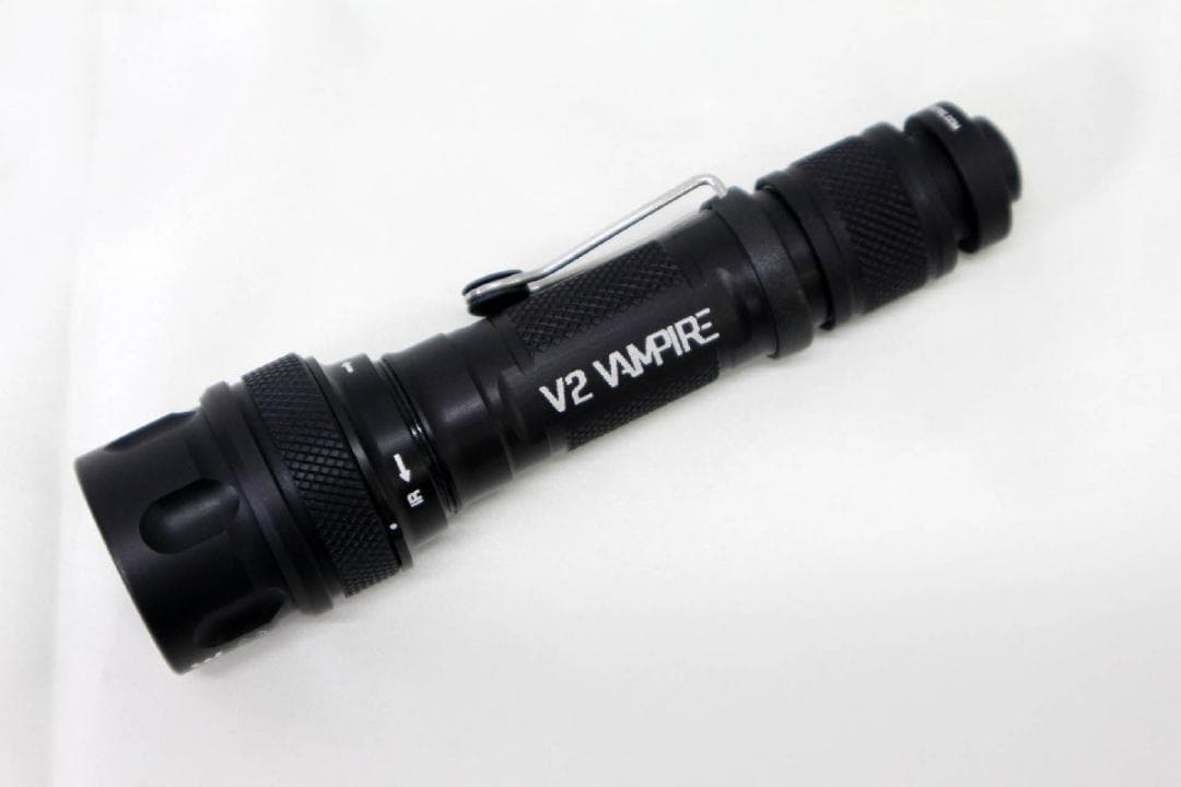【美品】SUREFIRE V2 VAMPIRE LED懐中電灯 ヴァンパイア