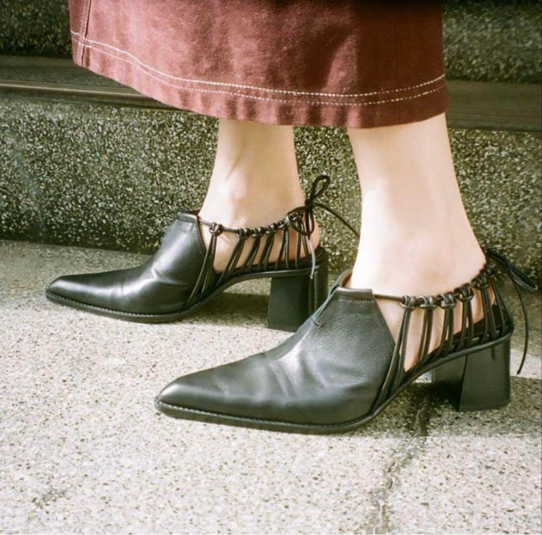 裏張り済み　【UNTISHOLD】 Klara 37 Black