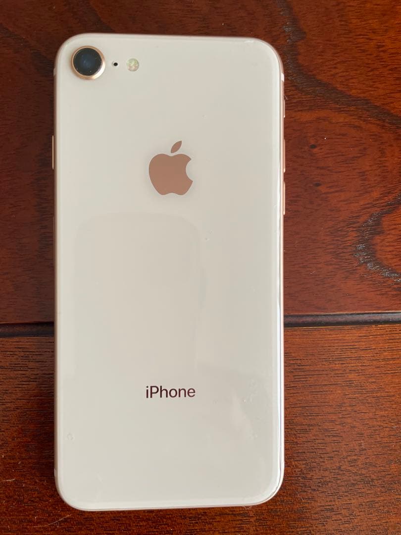 P*h様 Apple iPhone 8 GOLD 64GB 本体