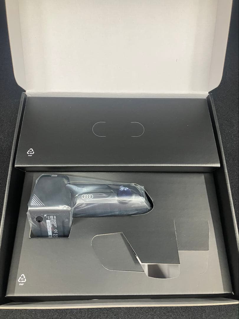 Audi UTR 純正ドライブレコーダー　フロント　 ドラレコ