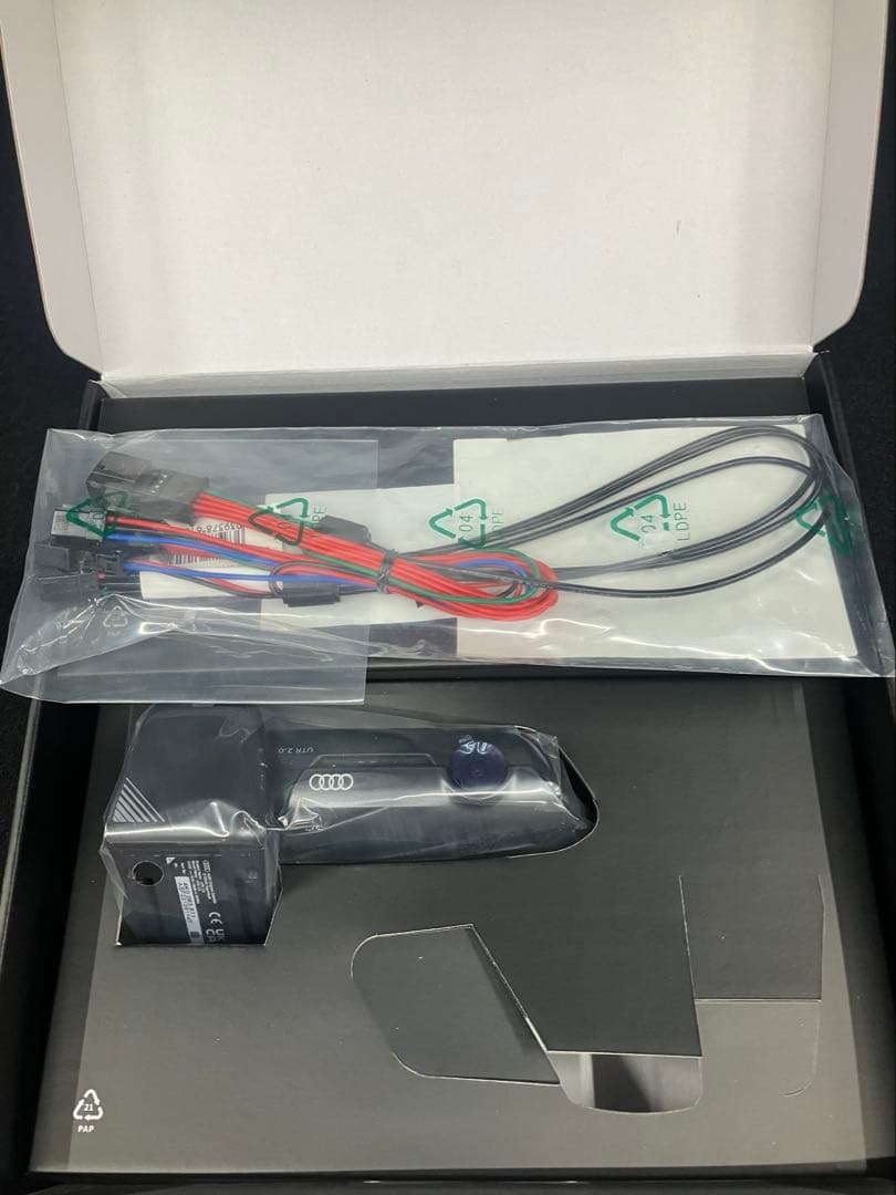 Audi UTR 純正ドライブレコーダー　フロント　 ドラレコ