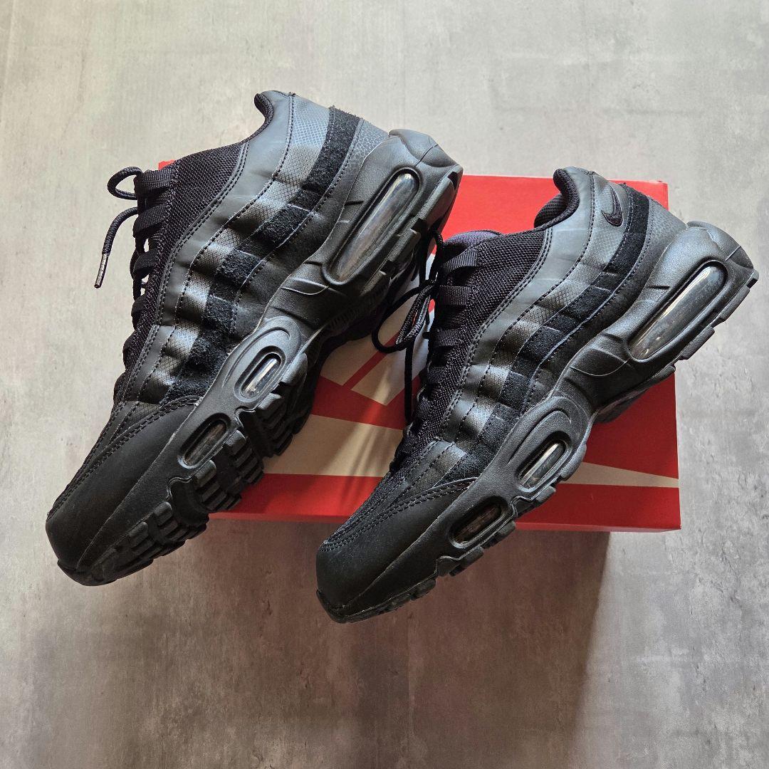 靴 NIKE AIR MAX 95 ESSENTIAL