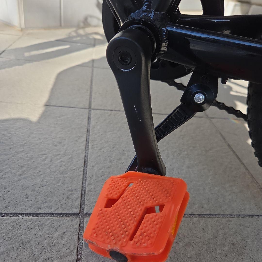 Trek キッズ自転車 20インチ ブラック/オレンジ　(東京都中央区引取のみ)