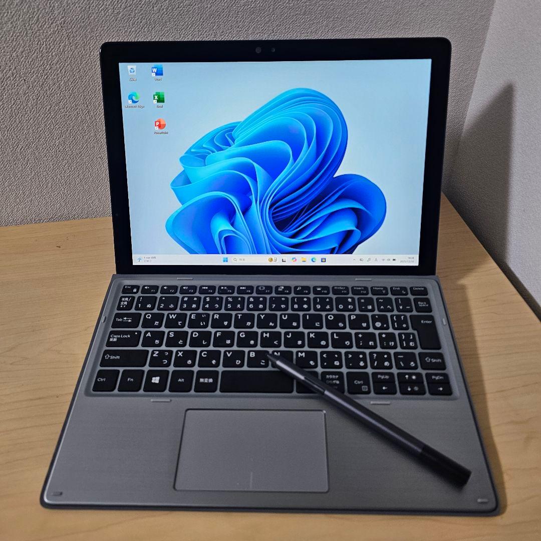 Latitude 7210 2in1／Surface Pro7 ライバル機　i7