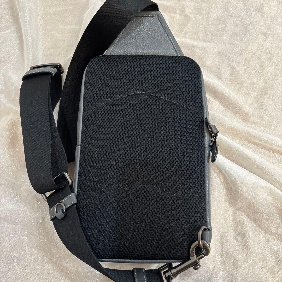coach コーチ　メンズボディバッグ　ショルダーバッグ　美品　グレーレザー