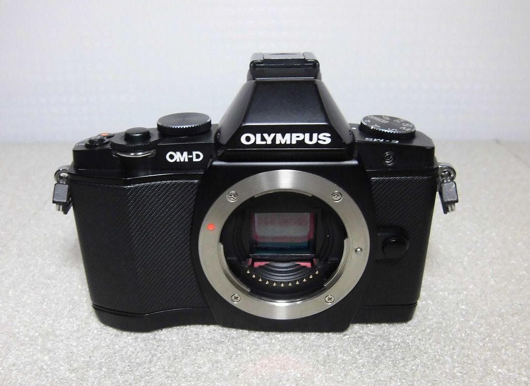 OLYMPUS OM-D E-M5 デジタルミラーレスカメラ・ズームレンズセット