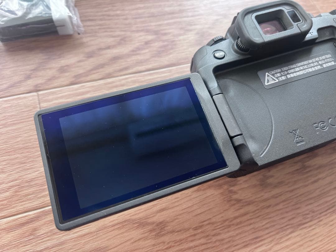 Canon EOS R8 ボディー