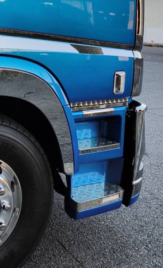 17スーパーグレート　サイドステップ　アルミ縞板ボルトナット付きフルセット