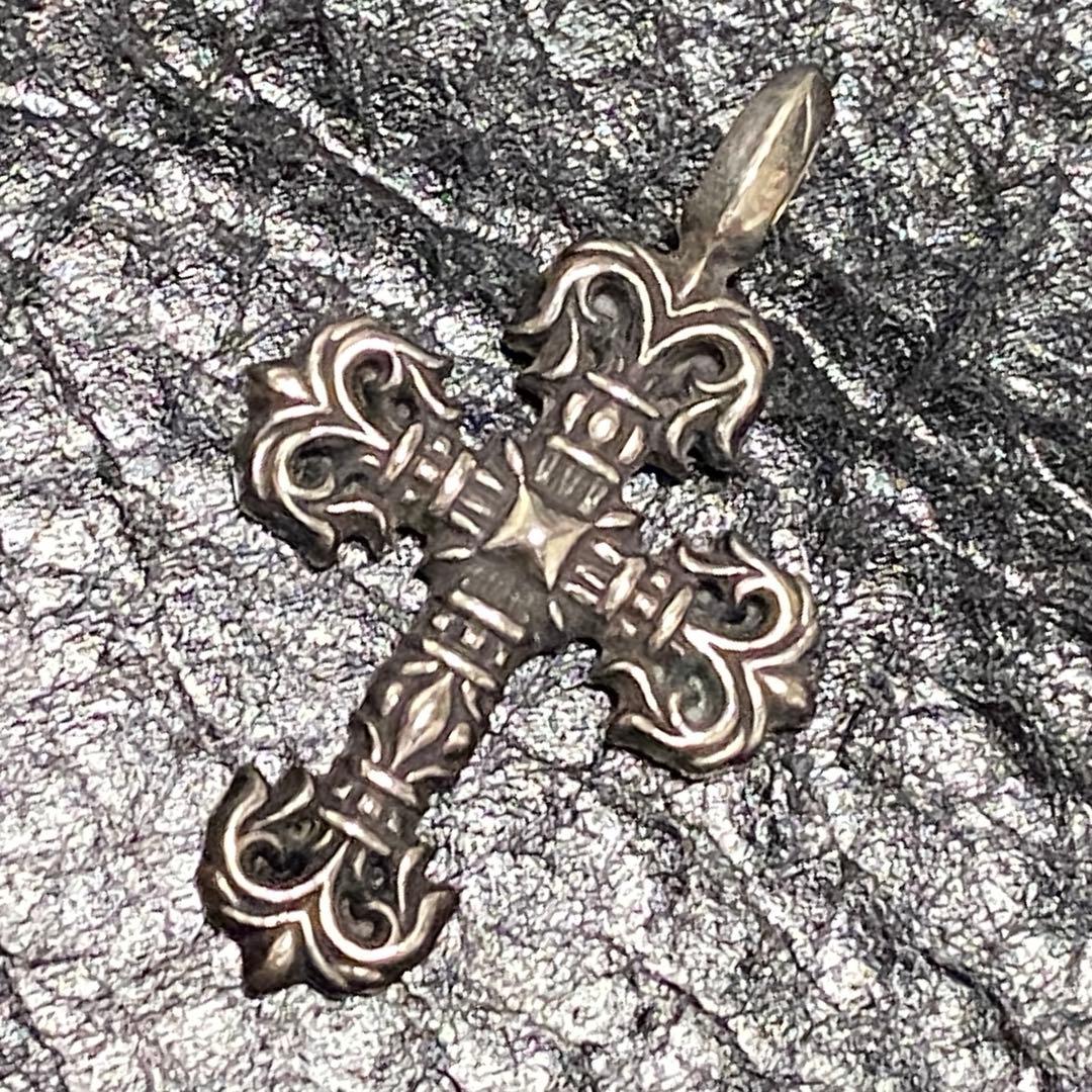 クロムハーツ タイニーフィリグリークロス チャーム シルバー