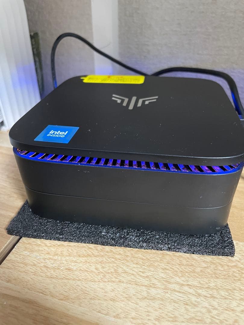 Intel ミニPC コンパクトデザイン