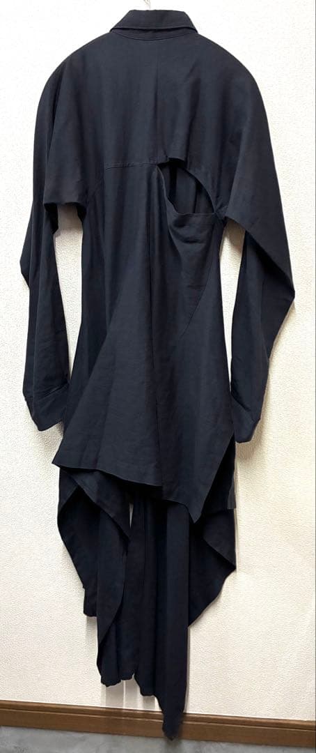 コムデギャルソン　変形デザイン長袖シャツトップス　黒　ブラック