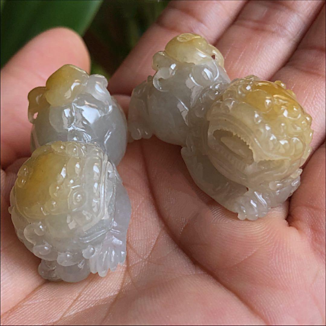 本翡翠　翡翠　獅子　希少　A貨　日本鑑定書付　天然石　魔除け　厄除け　ペア