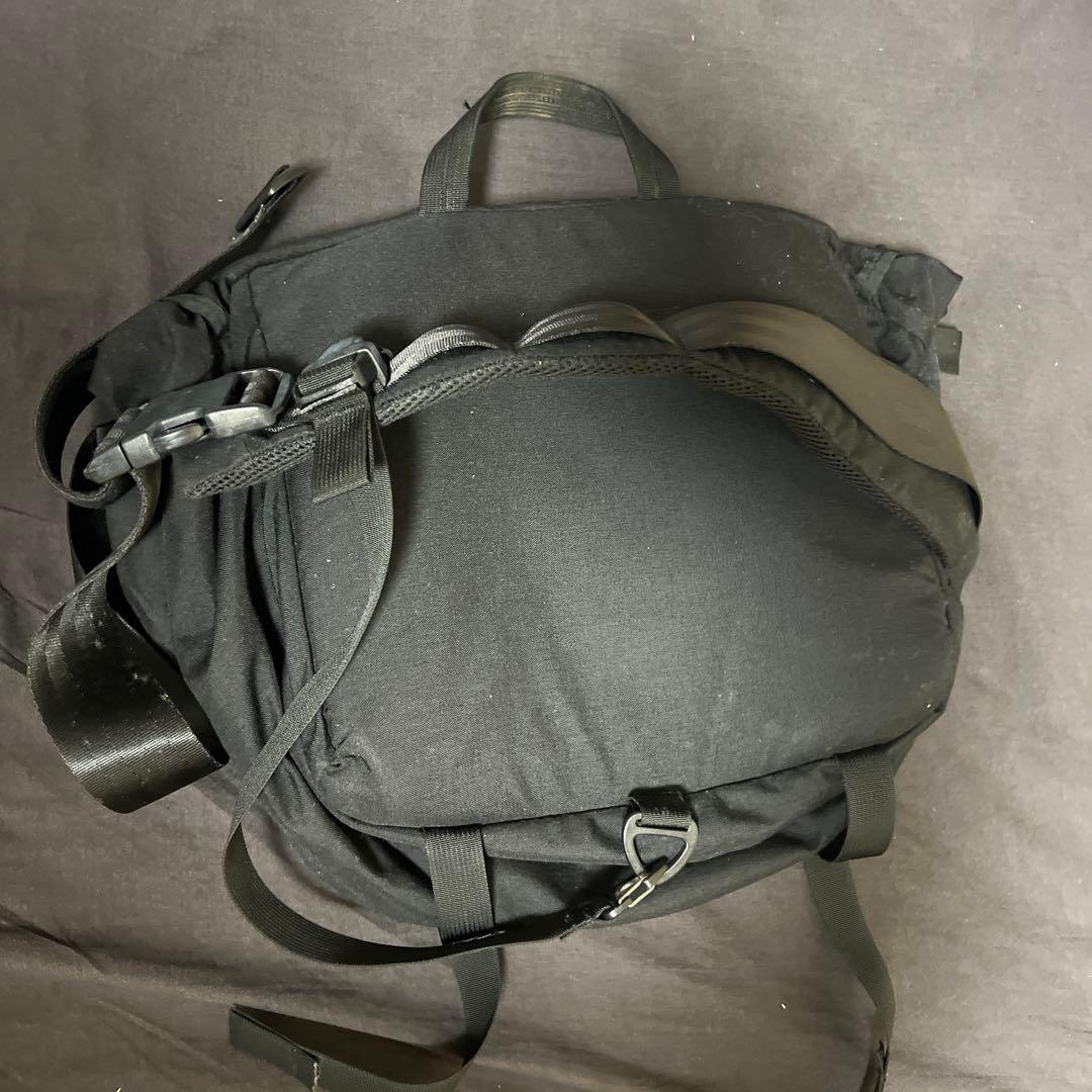 MYSTERY RANCH ブラックメッセンジャーバッグ