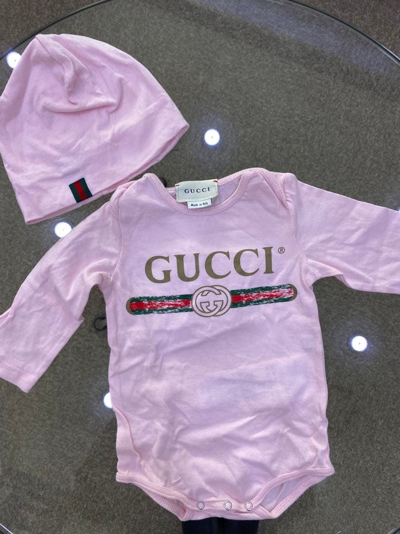 グッチ　ロンパース　長袖