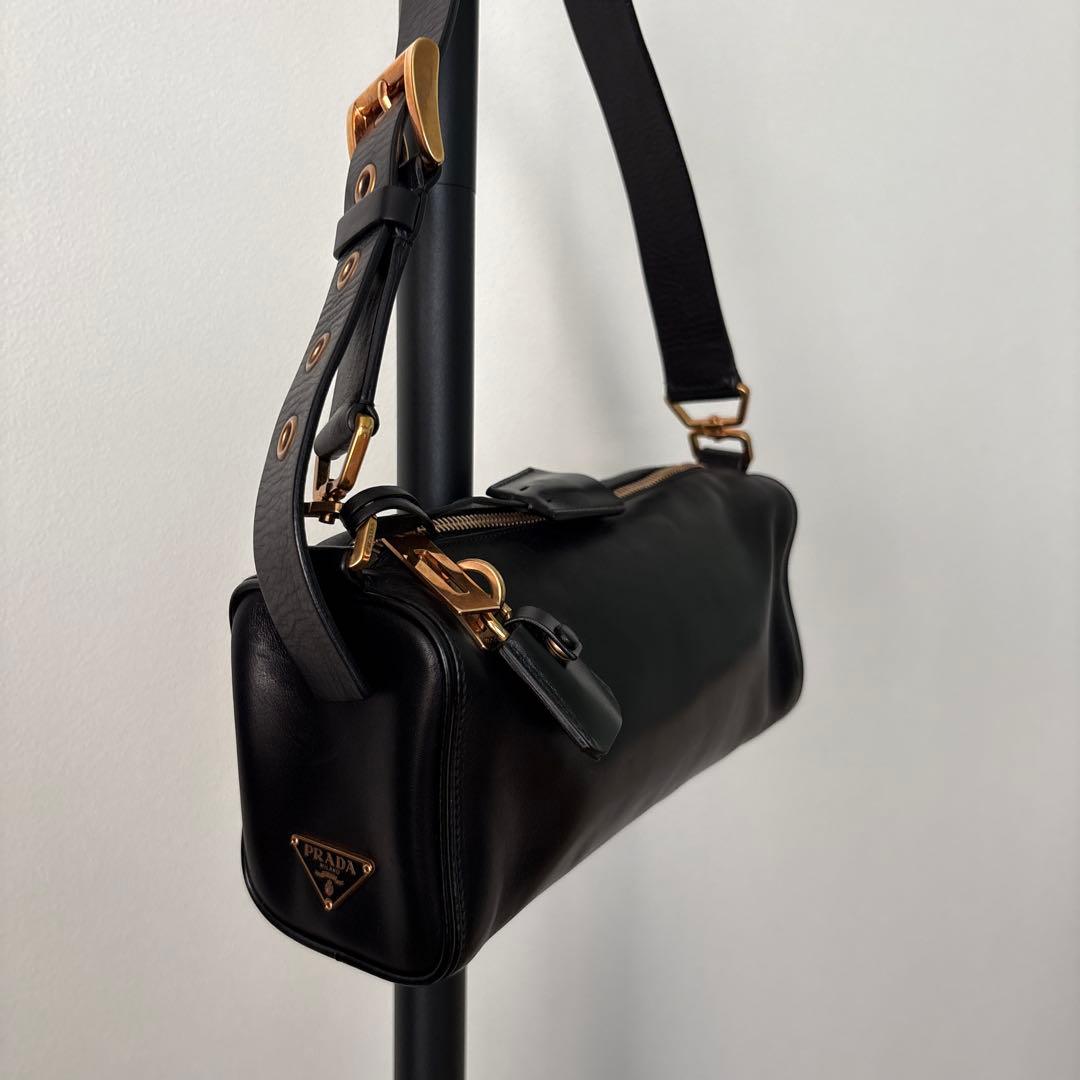 ヴィンテージ　PRADAミニショルダーバッグ