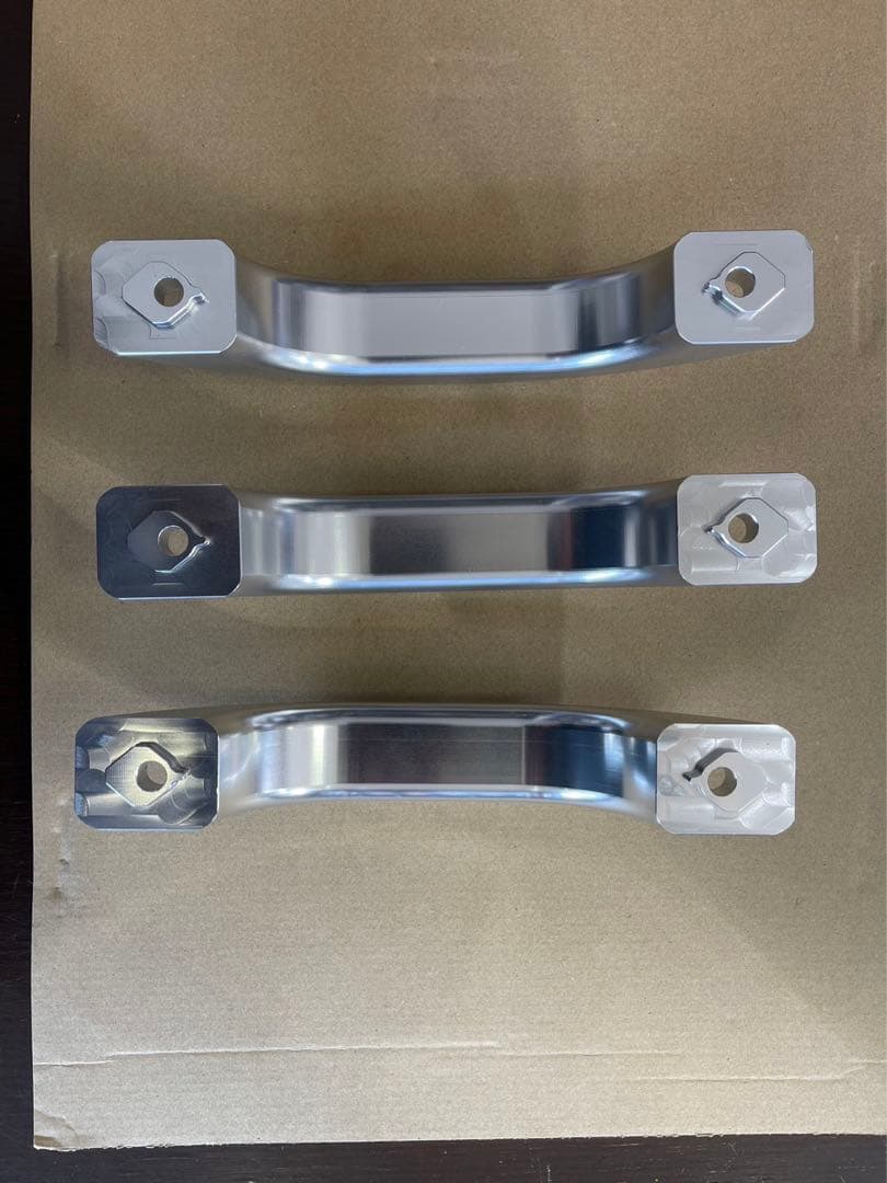 キャラバン　NV350 ビレット アシストグリップ　アシストグリップ　新品