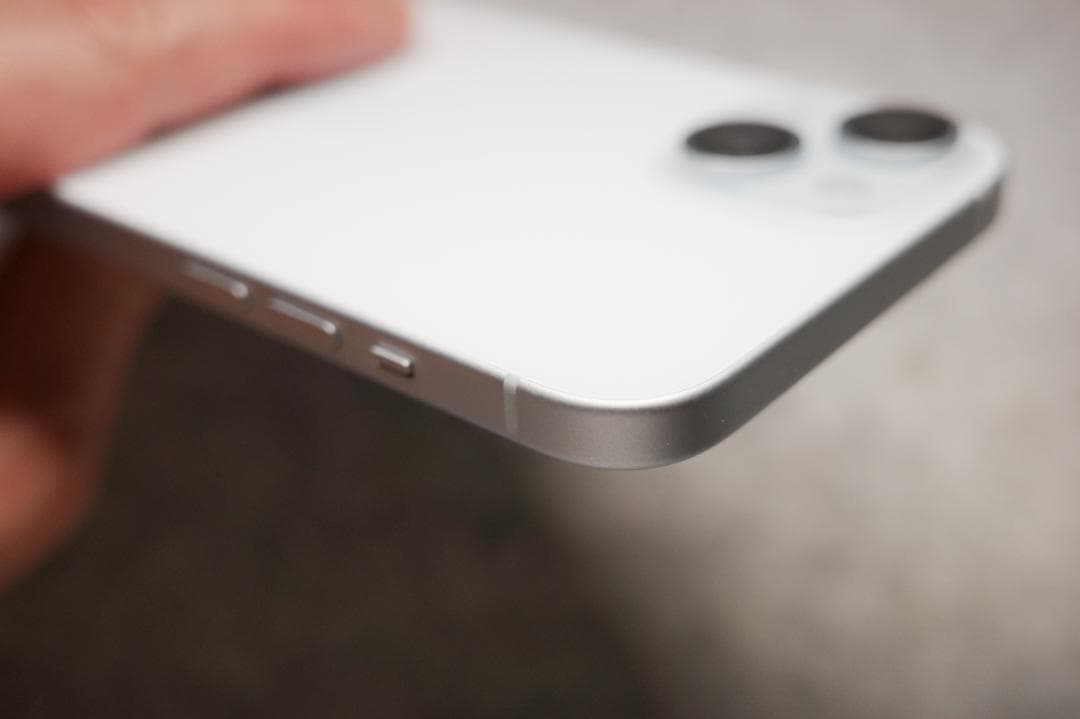 iPhone 15 Plus 128GB ブルー SIMフリー 中古