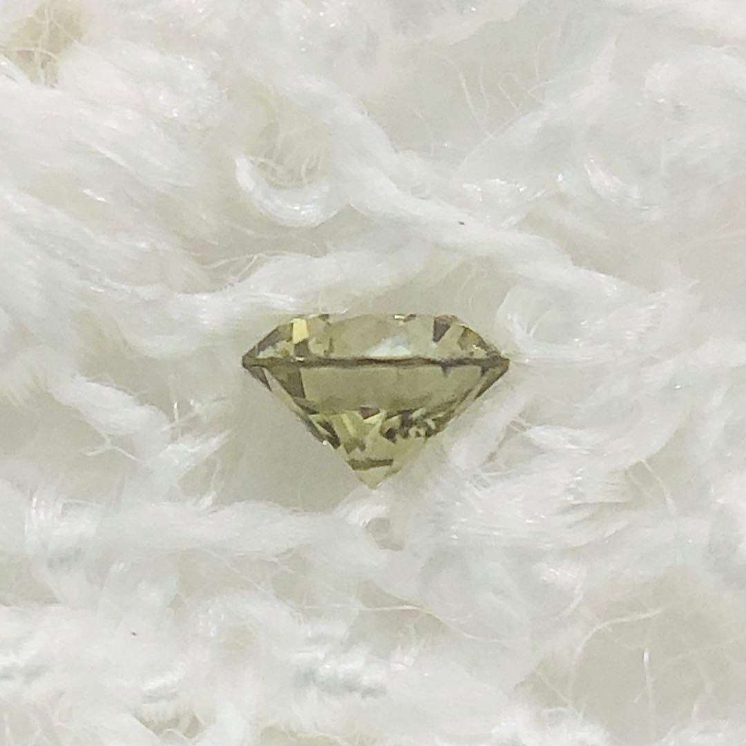 0.032ct Fancy Gray Green SI-2 カメレオンダイヤ