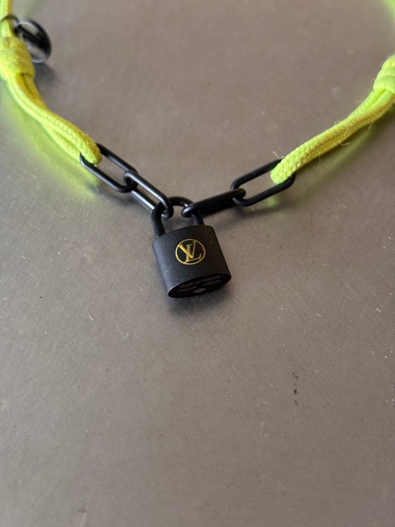 ルイヴィトン シルバーロックイット ネオン ブラック