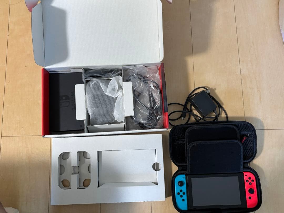 Nintendo Switch 本体 ネオンブルー/ネオンレッド ケース付