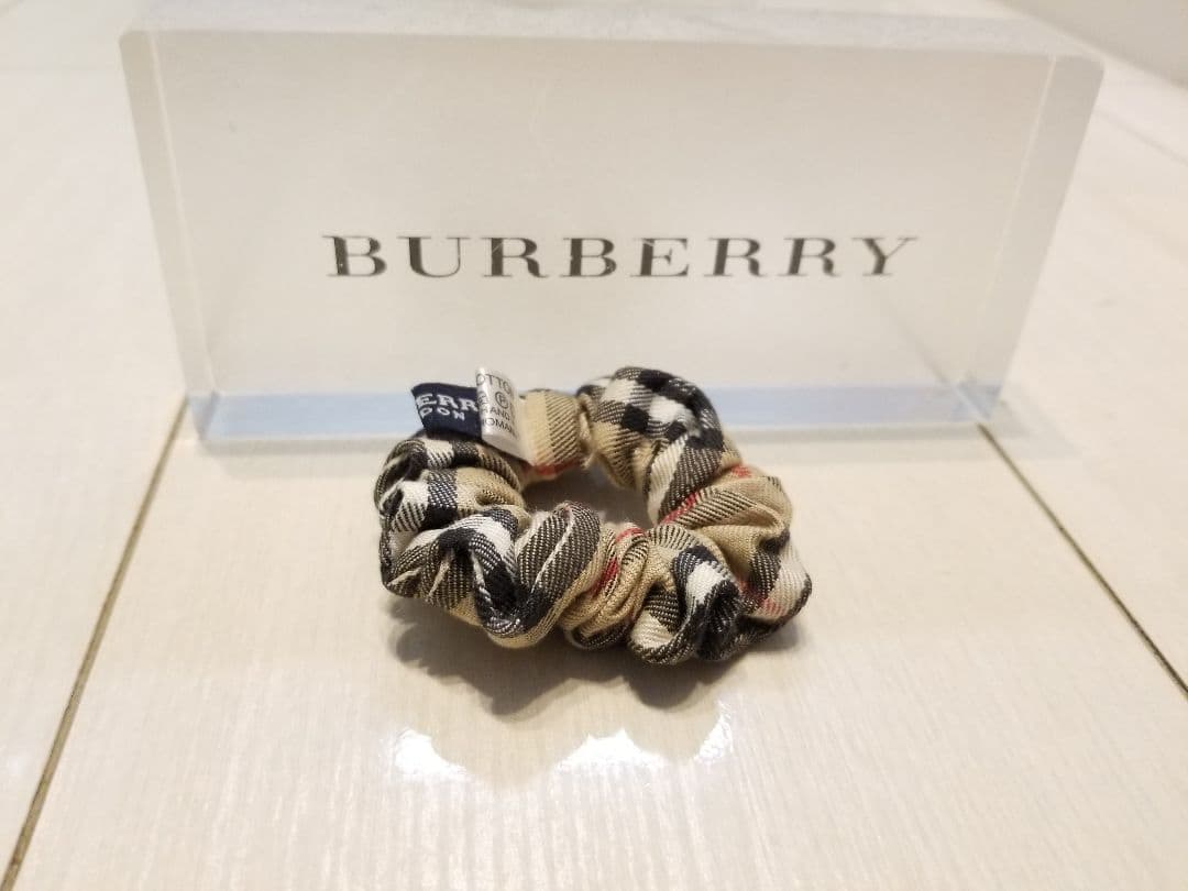 バーバリー新品未使用ミラー 未使用近ヘアゴム ノバチェックベージュ美品2点セット