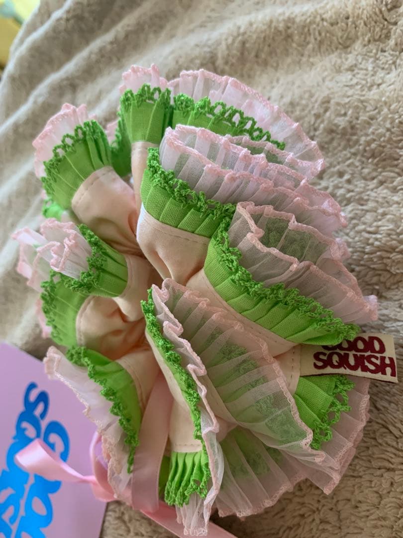 GOOD SQUISH フリルシュシュ ピンク グリーン　新品未使用品