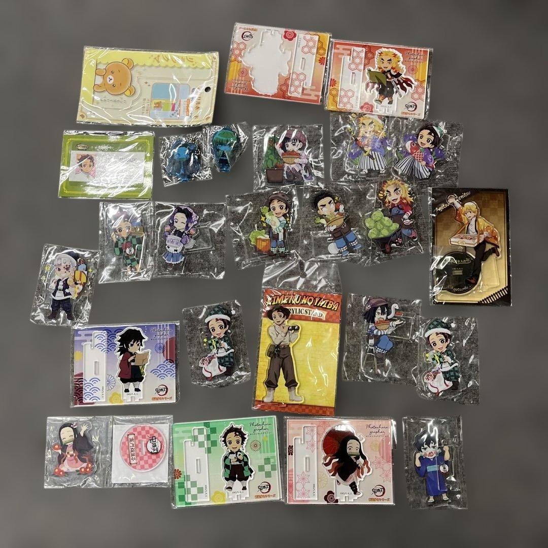 公*o様 221 鬼滅の刃　アクリルスタンド　などまとめ売る　新品