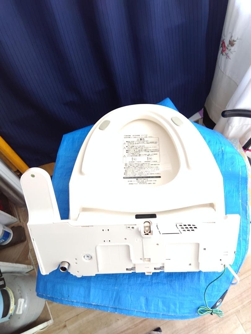 １６０４★東芝温水洗浄便座、洗浄クリーニング済、清潔です