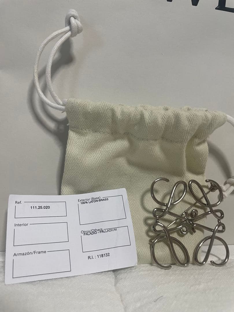 LOEWE アナグラム ブローチ メタル製 （ほぼ未使用）