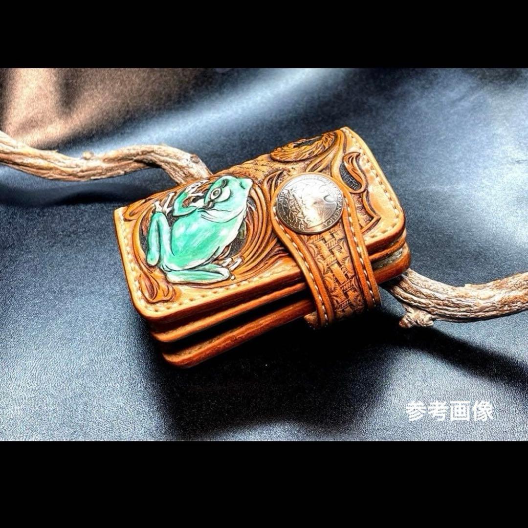 ままたん様オーダー　レザーカービング ミニウォレットワイド/カエル