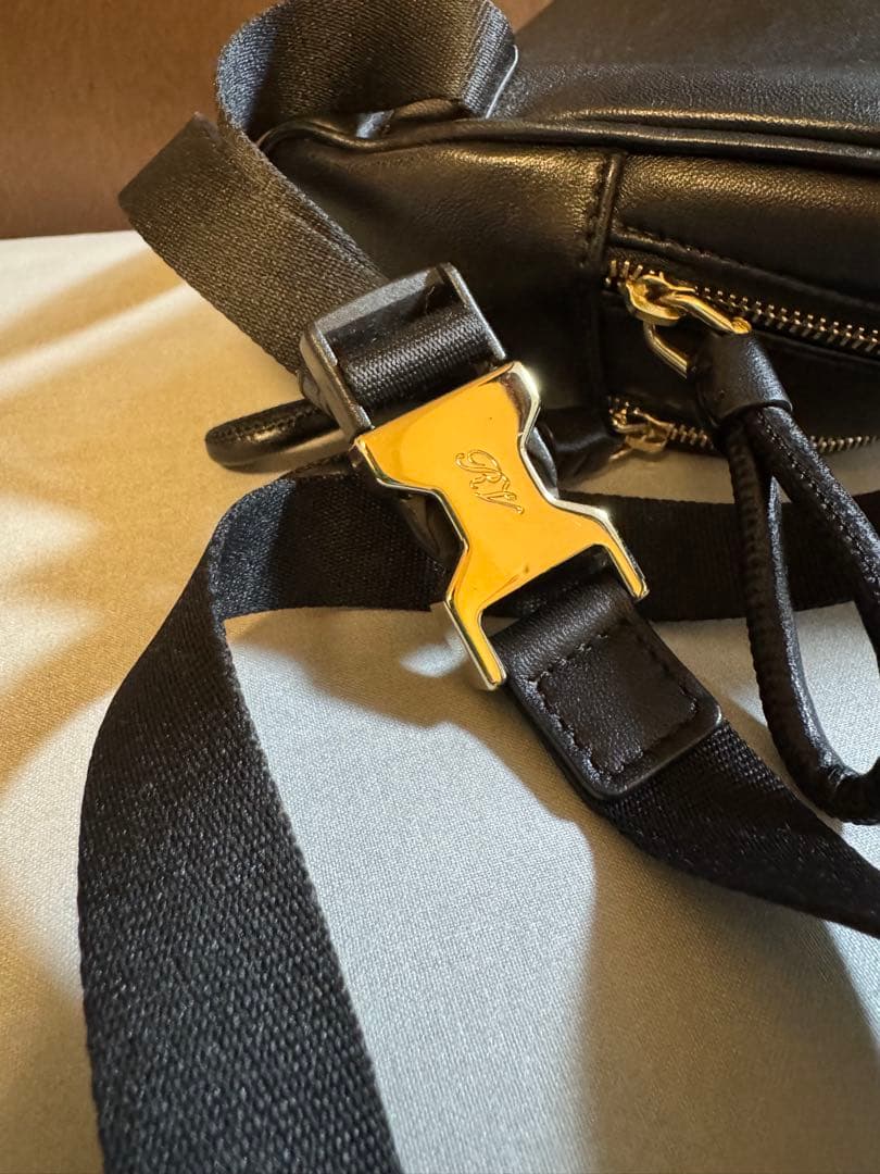 ロジェヴィヴィエボディバッグ